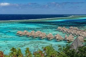 moorea laguna Visualizza su tahiti su Sull'acqua bungalow foto