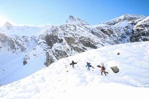 sciare nel il Alpi foto