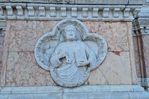 bologna piazza maggiore Chiesa san petronio bas sollievo foto