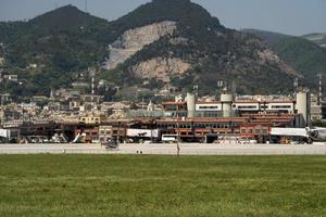 Genova aeroporto terminale pista di decollo Visualizza foto