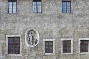 Roma bas sollievo su edificio foto