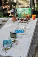 Parigi, Francia - Maggio 2, 2016 emanuele caubut mano assolo tomba nel pere-lachaise cimitero omeopatia fondatore foto