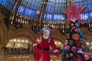 Parigi, Francia - novembre 20 2021 - natale albero nel gallerie la fayette foto