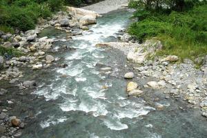 pietroso montagna fiume di nord Bengala foto