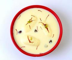 tradizionale rasmalai indiano dolce, indiano dolce rasmalai o ras Malai, famoso bengalese dolce foto