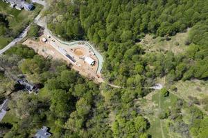 superiore mezzo classe americano Quartiere con curvatura strada nel Maryland foto