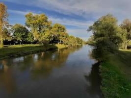 primavera paesaggio vicino Danubio fiume nel Ratisbona città, Germania foto