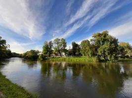 primavera paesaggio vicino Danubio fiume nel Ratisbona città, Germania foto