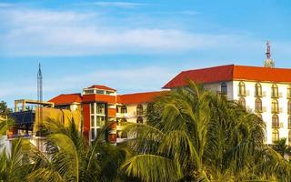 alberghi edifici case nel tropicale Paradiso nel puerto escondido Messico. foto