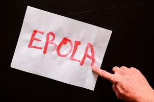 ebola scritto su carta foto