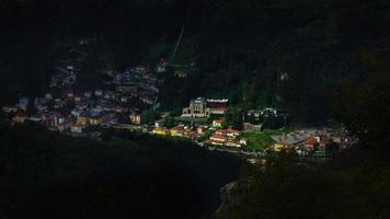 san pellegrino terme illuminato di raggi. di sole foto