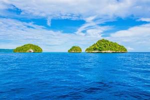 immagine di piccolo verde isole nel palau foto