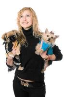 ritratto di bellissimo giovane bionda con Due cani foto