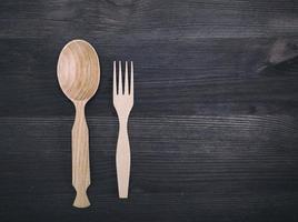 cucchiaio e forchetta di legno foto