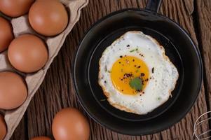 colazione con uova fritte foto