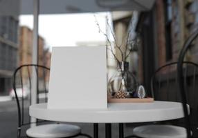 3d modello vuoto menù tavola su tavolo di caffè negozio interpretazione foto