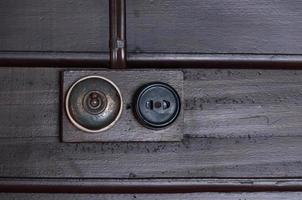 Vintage ▾ mettere leggero interruttore su di legno interno parete foto