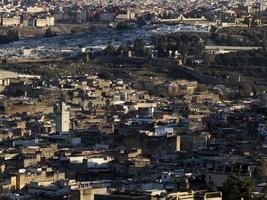 dettaglio di moschea Torre aereo Visualizza panorama di il fez EL bali medina Marocco. fes EL bali era fondato come il capitale di il idriside dinastia fra 789 e 808 anno Domini. foto