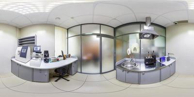 360 hdri panorama dentro interno di moderno ricerca medico laboratorio o oftalmologico clinica con attrezzatura nel equirettangolare sferico proiezione foto