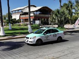 puerto escondido oaxaca Messico 2023 colorato turchese blu Taxi taxi auto nel puerto escondido Messico. foto