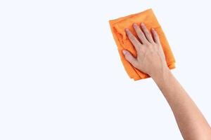 pulizia delle mani con panno per la pulizia su sfondo bianco foto