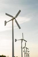 turbine eoliche che generano elettricità foto