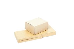 carta scatole marrone su sfondo bianco