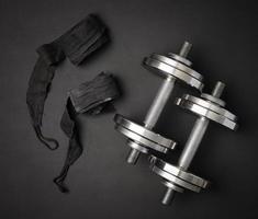 paio di brillante acciaio composizione manubri per bodybuilding foto