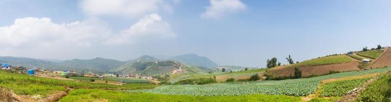 terreni agricoli sulla montagna foto