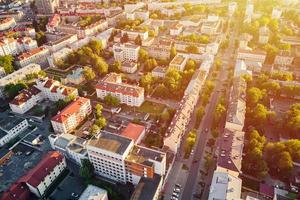 aereo Visualizza di città Residenziale quartiere a tramonto foto