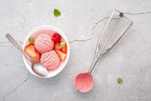 gusto gelato alla fragola foto