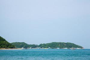 spiaggia di koh larn in thailandia foto