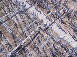 aereo Visualizza di elettrico alto voltaggio sottostazione. foto