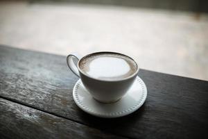 caffè sul tavolo in un caffè foto