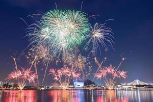 bellissimi fuochi d'artificio della giornata nazionale di singapore