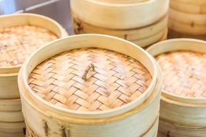 pila di piroscafi di bambù cinese foto