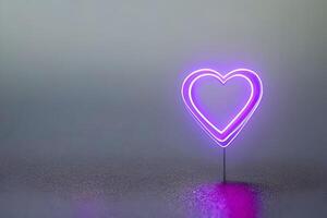 il cuore forme su astratto leggero neon luccichio sfondo nel amore concetto per san valentino giorno con dolce e romantico. neon cuore raggiante sfondo spazio per testo. design e digitale Materiale. foto