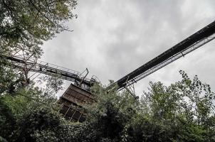 coperto di vegetazione industriale struttura foto