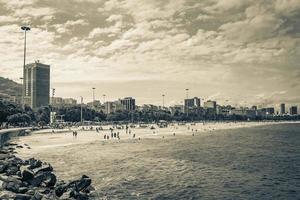 vista panoramica della spiaggia di flamengo e paesaggio urbano rio de janeiro brasile. foto