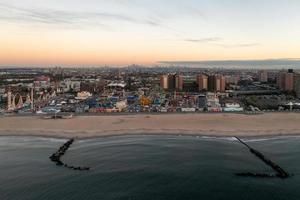 aereo Visualizza lungo coney isola nel brooklyn, nuovo York a Alba. foto