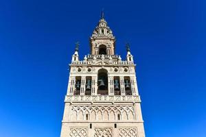 la giralda, campana Torre di il siviglia Cattedrale nel Spagna. foto