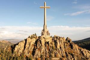 valle di il caduto - un' memoriale dedito per vittime di il spagnolo civile guerra e collocato nel il sierra de guadarrama, vicino Madrid. foto