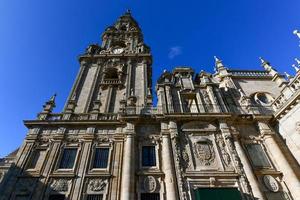 santiago de compostela Cattedrale, facciata del obradoiro vuoto di le persone. foto