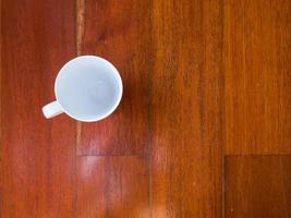 tazza di caffè sul tavolo di legno