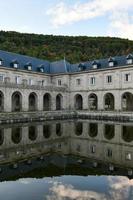 benedettino abbazia di il santo attraversare di il valle di il caduto collocato nel il sierra de guadarrama, vicino Madrid, Spagna. foto