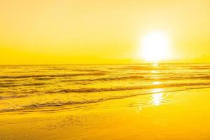 bellissima spiaggia tropicale foto