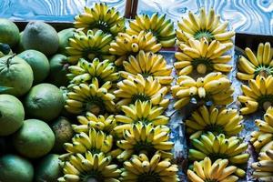 frutta in vendita in un mercato