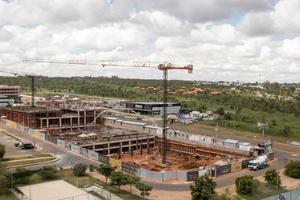 brasiliana, df brasile, febbraio 16 aereo Visualizza di costruzione di un' nuovo concetto di appartamento edificio e centro commerciale combinato chiamato unione 511 residenza centro commerciale nel il Nord Ovest sezione di brasilia foto