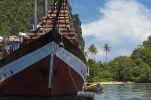 un' vela barca nel raja amp papua foto
