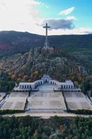 valle di il caduto - un' memoriale dedito per vittime di il spagnolo civile guerra e collocato nel il sierra de guadarrama, vicino Madrid. foto